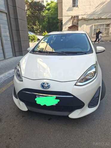 Toyota Aqua-1