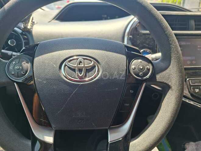 Toyota Aqua-6