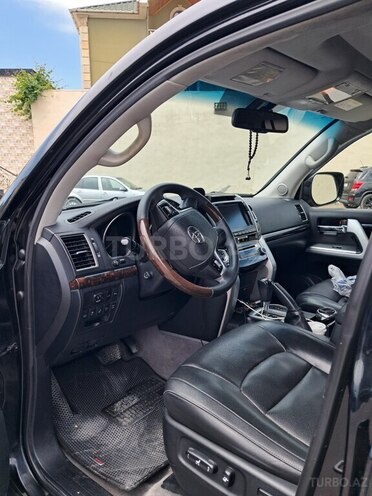 Toyota Land Cruiser-5