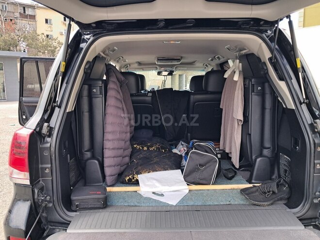 Toyota Land Cruiser-7