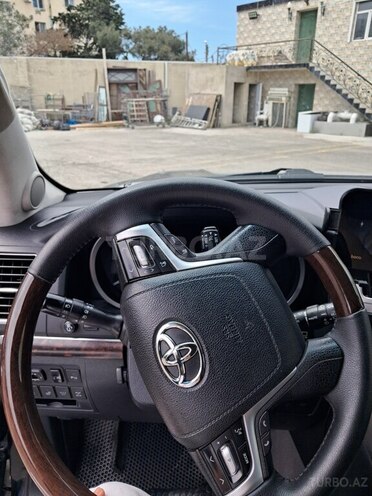 Toyota Land Cruiser-8
