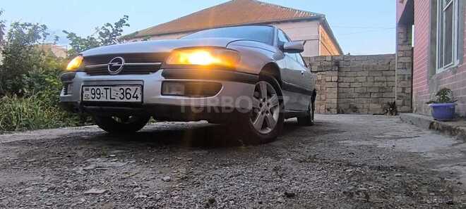 Opel Omega-1