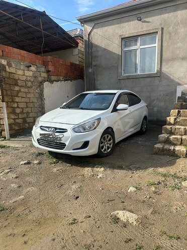 Hyundai Accent-9