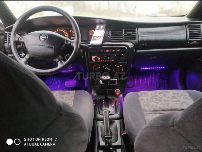Opel Vectra-13