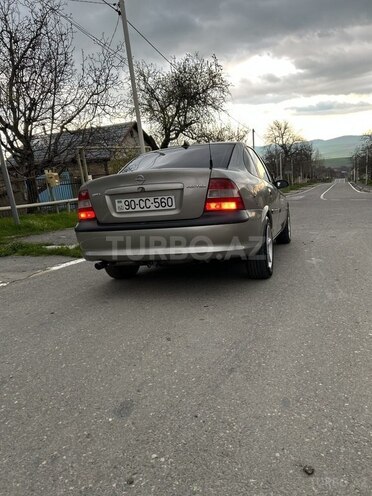 Opel Vectra-21