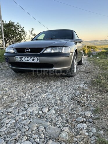 Opel Vectra-4