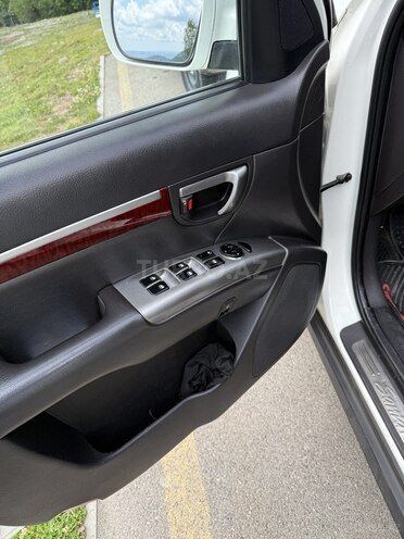 Hyundai Santa Fe-10