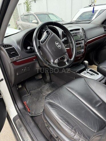 Hyundai Santa Fe-12