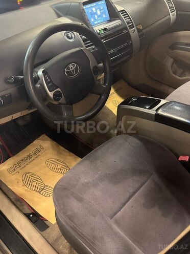 Toyota Prius-9