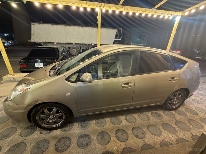 Toyota Prius-4