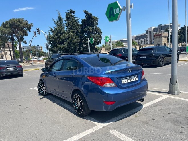Hyundai Accent-3