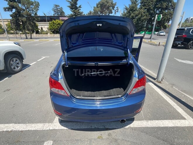 Hyundai Accent-7