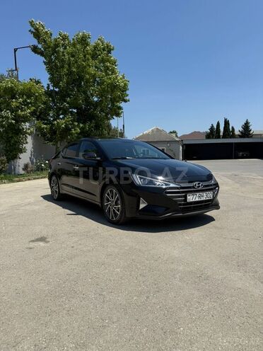 Hyundai Elantra-3
