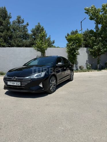 Hyundai Elantra-1