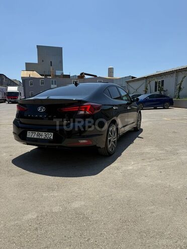Hyundai Elantra-5