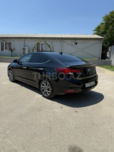 Hyundai Elantra-7