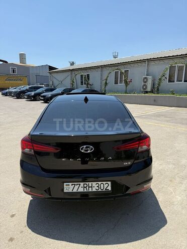 Hyundai Elantra-6