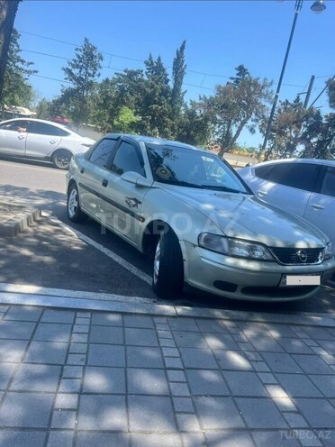 Opel Vectra-4
