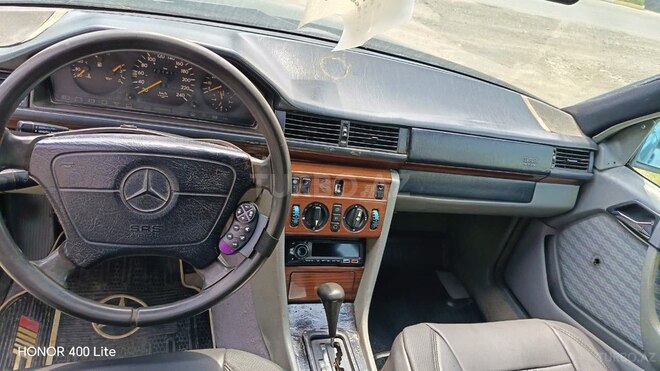 Mercedes E 220-3