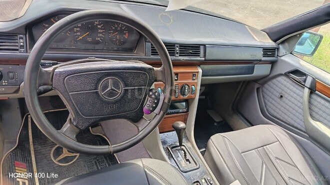 Mercedes E 220-6