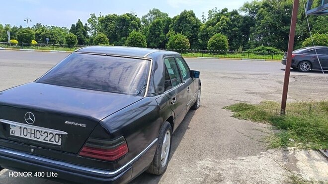 Mercedes E 220-4