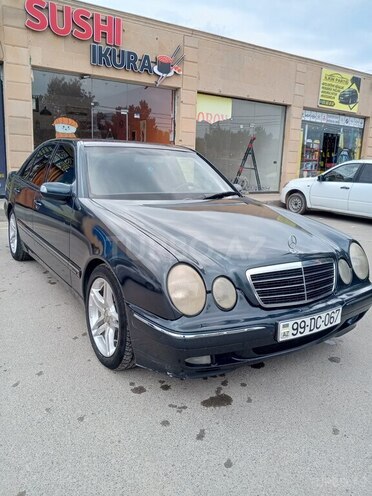 Mercedes E 220-3