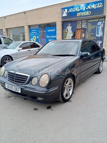 Mercedes E 220-4