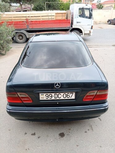 Mercedes E 220-5