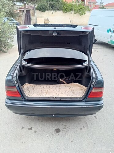 Mercedes E 220-8