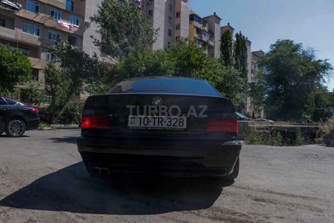 BMW 320-4
