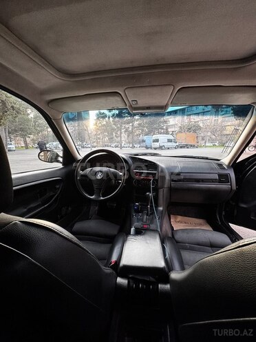 BMW 320-13