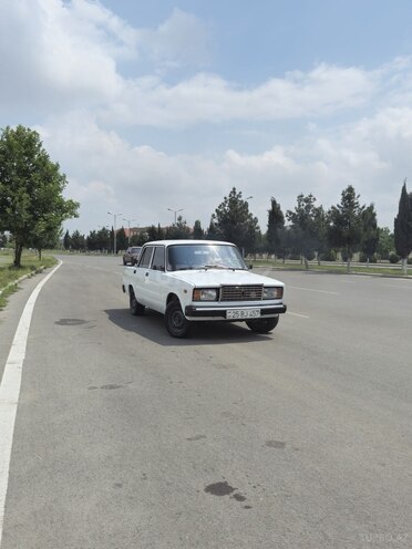 LADA (VAZ) 2107-1