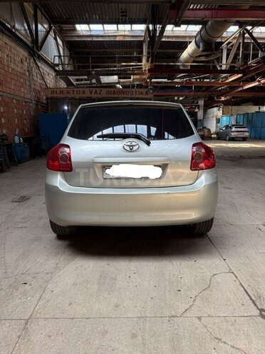 Toyota Auris-2