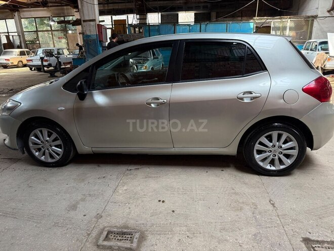 Toyota Auris-5