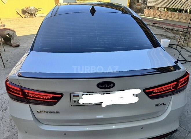Kia Optima-4