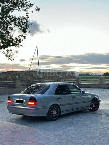 Mercedes C 180-6