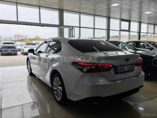 Toyota Camry-5