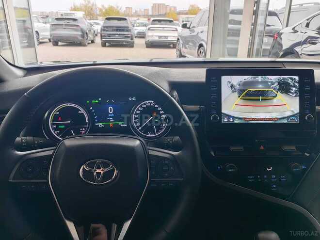 Toyota Camry-12