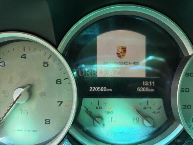Porsche Cayenne Turbo-12