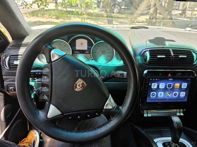 Porsche Cayenne Turbo-11