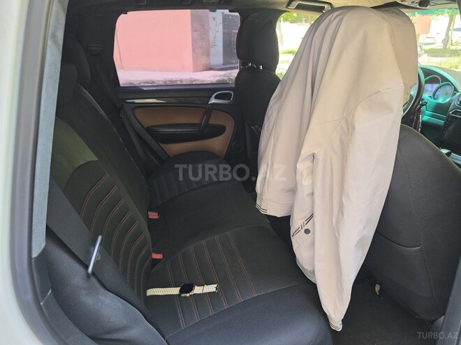 Porsche Cayenne Turbo-7