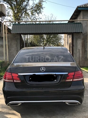 Mercedes E 220 4MATIC-4
