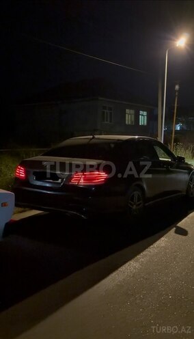 Mercedes E 220 4MATIC-2
