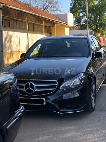 Mercedes E 220 4MATIC-11