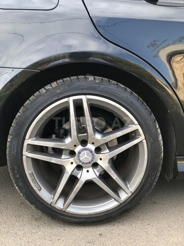 Mercedes E 220 4MATIC-16