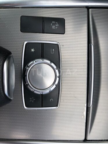 Mercedes E 220 4MATIC-18