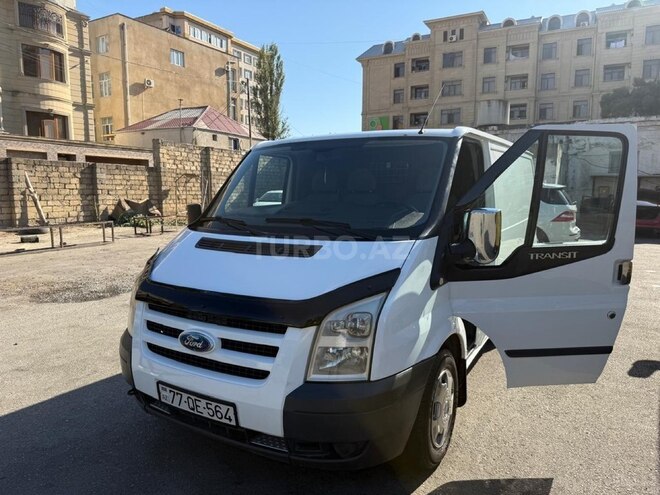 Ford Transit-3