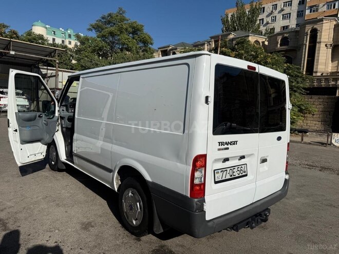 Ford Transit-11