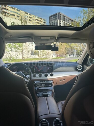 Mercedes E 300-7