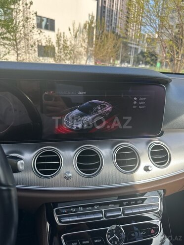 Mercedes E 300-8